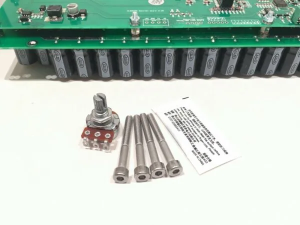 Crocodile HL200200 [100V, 500A ver] - Image 2